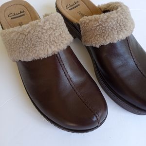 Clarks Womens Dark Brown Leather Clogs 9.5